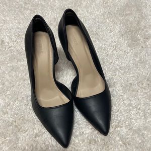 Black pumps from Forever 21, size 9! Great condition.
